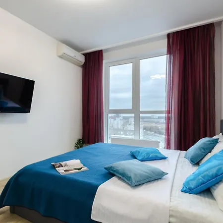 панорамний краєвид на озеро Apartment
